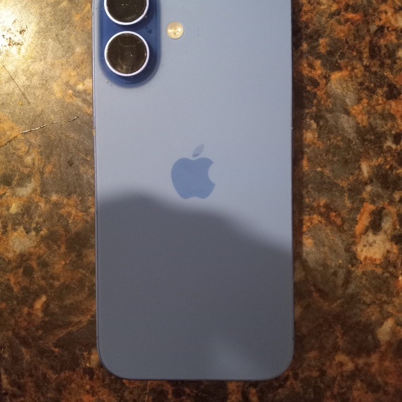 iPhone 16 BLUE - Picture 2 of 3